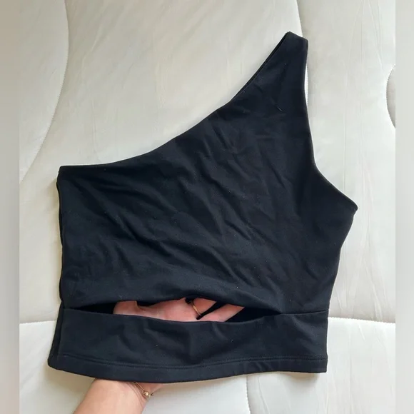 Abercrombie and Fitch Cutout Keyhole One Shoulder Top - Picture 2 of 7